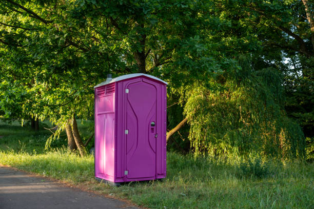 Porta potty delivery and setup in Mont Belvieu, TX